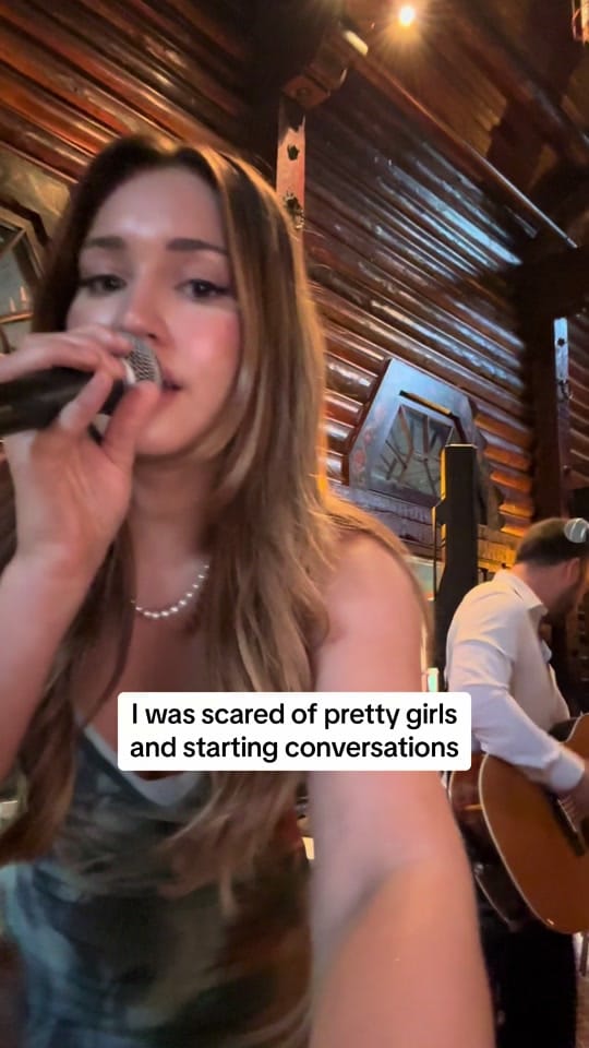 Post 10 by ARIANE SIMARD on TikTok (video)