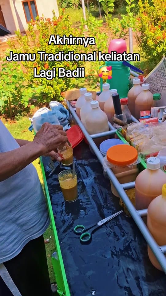 Post 5 by Opick || Ceritadikit on TikTok (video)