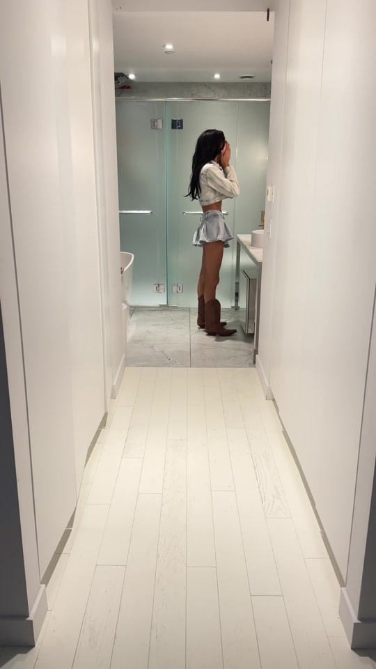 Post 2 by Galicia Gordon on TikTok (video)
