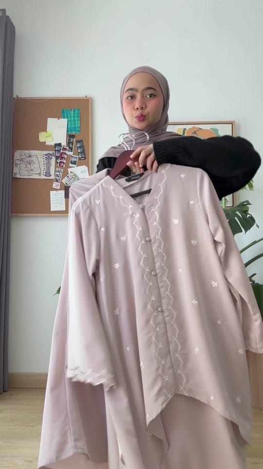 Post 10 by Giyomi on TikTok (video)
