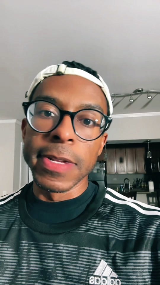 Post 1 by Alex Enrique on TikTok (video)