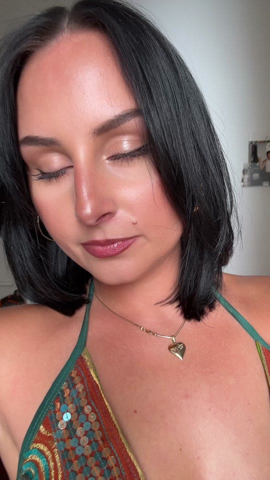 Post 3 by Leonie Peony on TikTok (video)