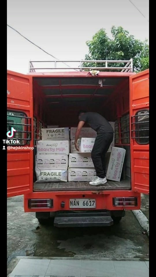 Post 2 by Dear Face x Hej Skin Shop on TikTok (video)