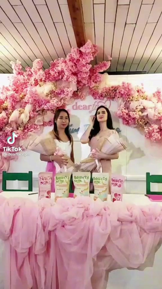 Post 10 by Dear Face x Hej Skin Shop on TikTok (video)