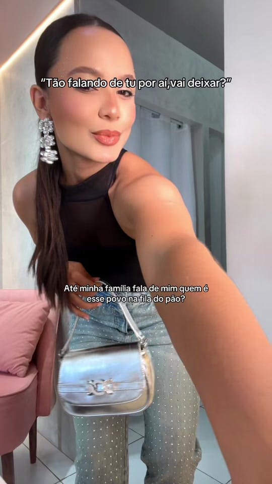 Post 10 by Anna Vitória on TikTok (video)