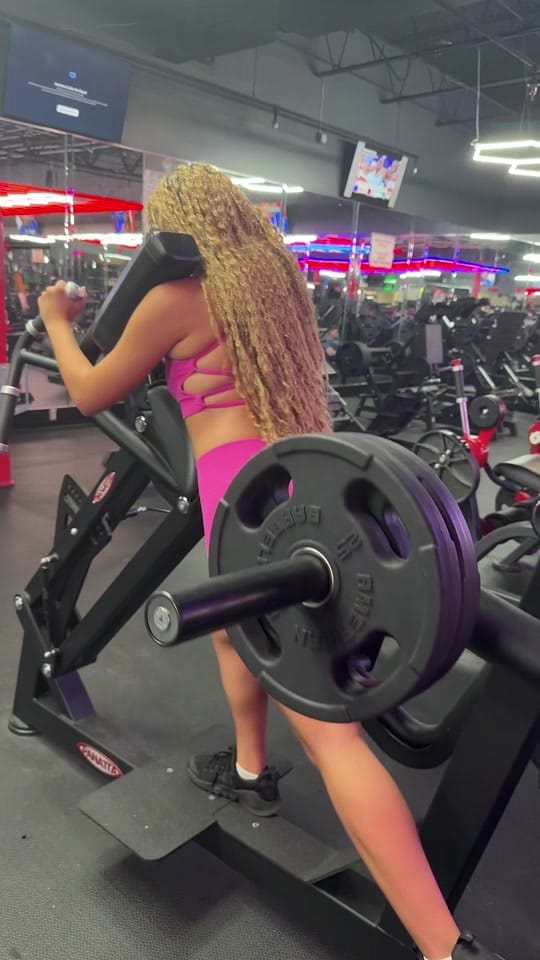 Post 1 by breeyisraela on TikTok (video)