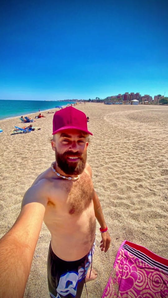 Post 4 by Sofian Barcelona on TikTok (video)