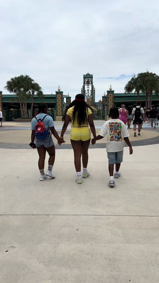 Post 2 by Kela Kiwi🥝 on TikTok (video)