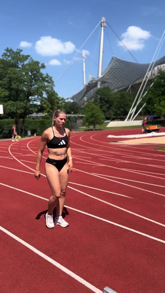 Post 1 by Sabrina Reusch on TikTok (video)
