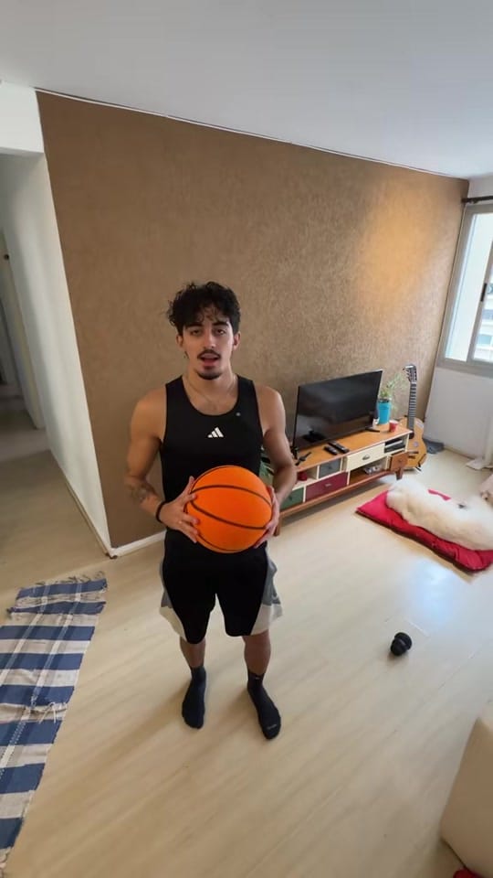 Post 4 by Guiga Mag on TikTok (video)
