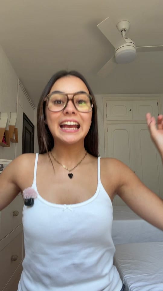 Post 2 by Ale ugc on TikTok (video)