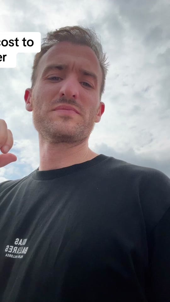 Post 7 by mallorcahelicopters on TikTok (video)