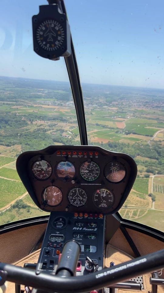 Post 3 by mallorcahelicopters on TikTok (video)
