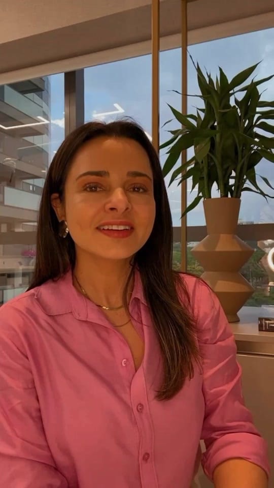 Post 2 by Dra. Renata Sitonio on TikTok (video)