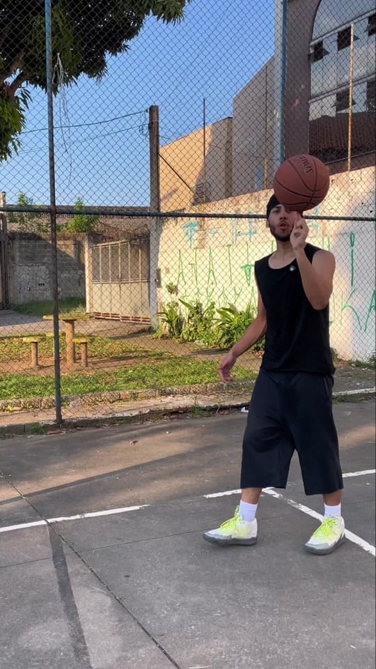 Post 6 by joaovint3 on TikTok (video)