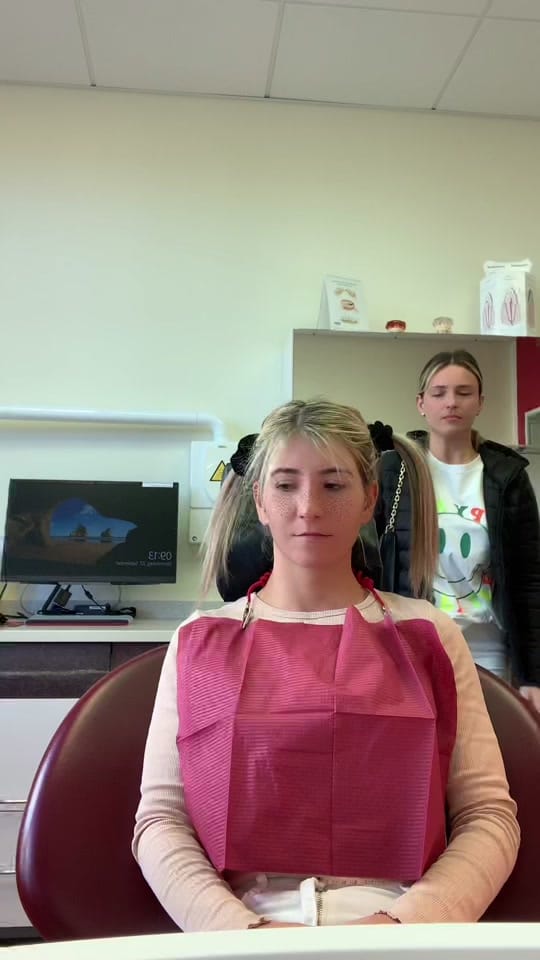 Post 5 by Zahnarztpraxis Kelmendi on TikTok (video)