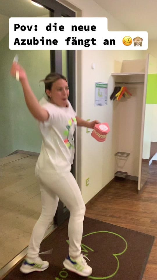 Post 7 by Zahnarztpraxis Kelmendi on TikTok (video)