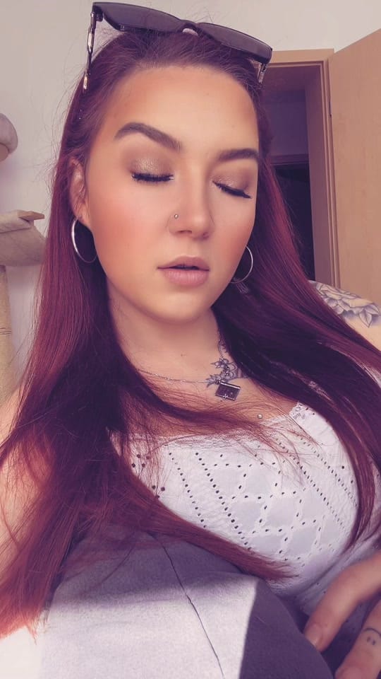 Post 2 by Laura on TikTok (video)