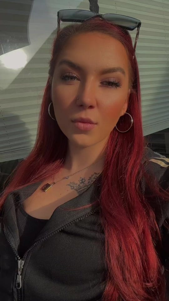 Post 1 by Laura on TikTok (video)