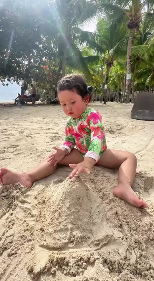 Post 10 by AiwibiPh on TikTok (video)