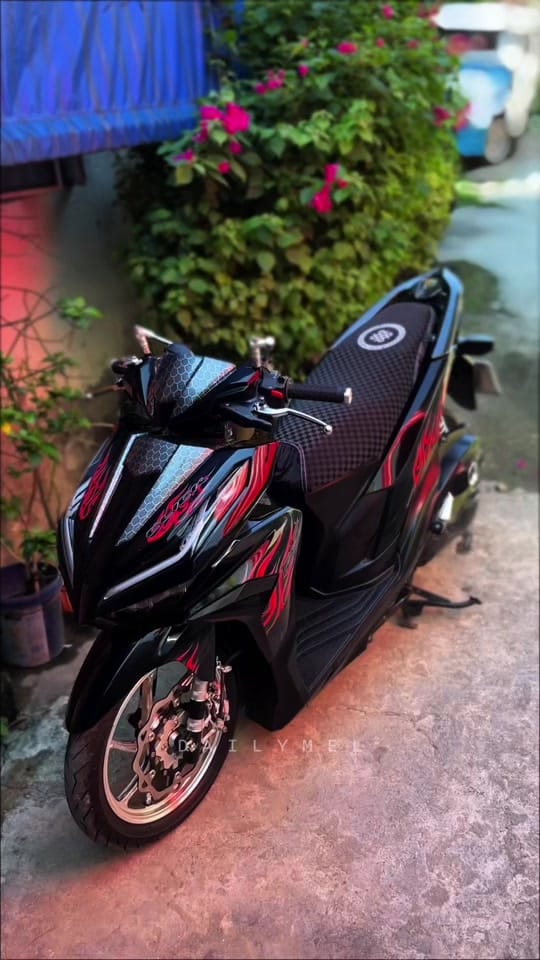Post 3 by Daily Mel on TikTok (video)