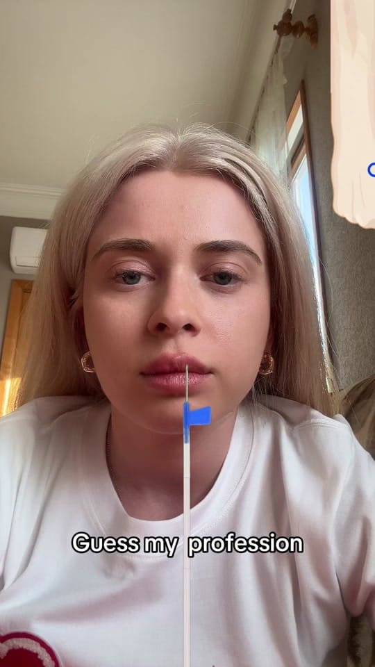 Post 2 by Elene on TikTok (video)