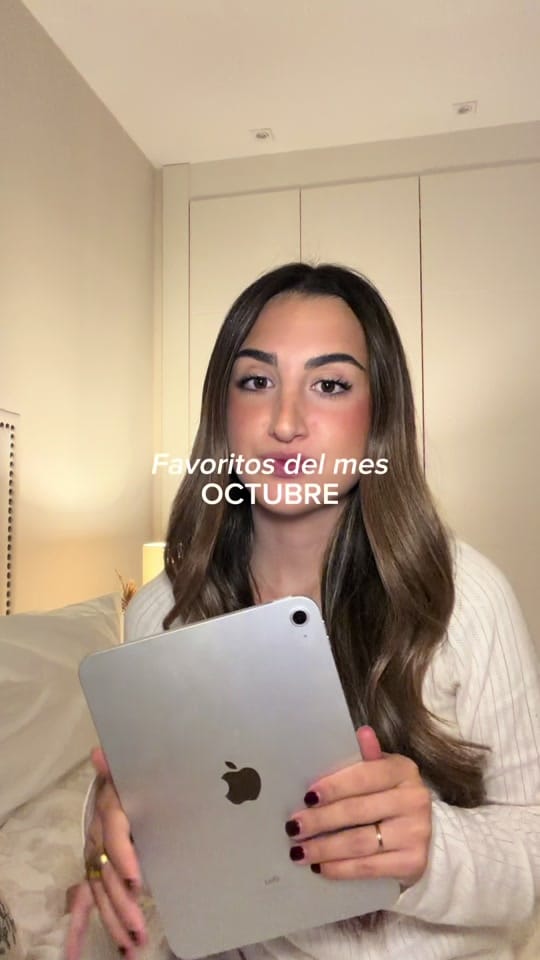 Post 6 by Lucia Blas on TikTok (video)