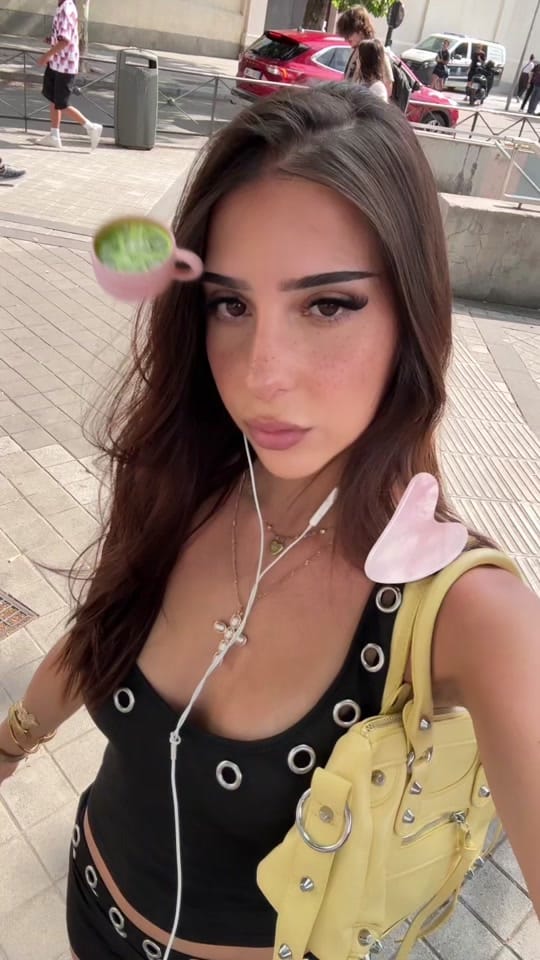 Post 1 by Lara negrin on TikTok (video)