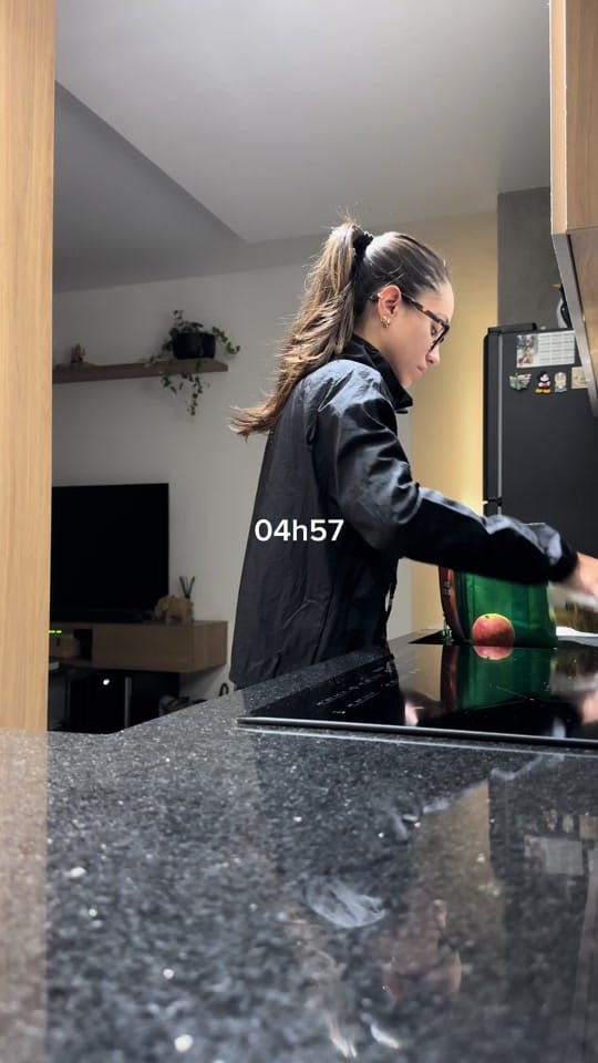 Post 10 by Vitoria Marcocci on TikTok (video)