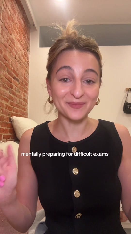 Post 2 by helenasthesia on TikTok (video)