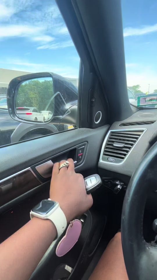 Post 2 by TrenDariellea on TikTok (video)