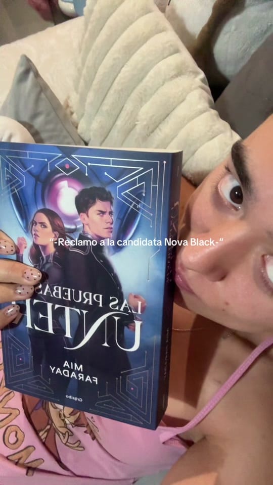 Post 2 by Paloma 📖✨ on TikTok (video)