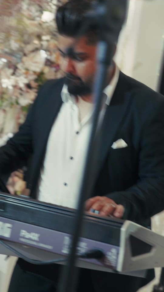 Post 10 by NAVID AHMAD 🇦🇫🎶 on TikTok (video)