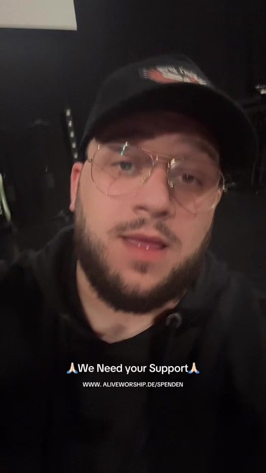 Post 7 by aliveworship.official on TikTok (video)