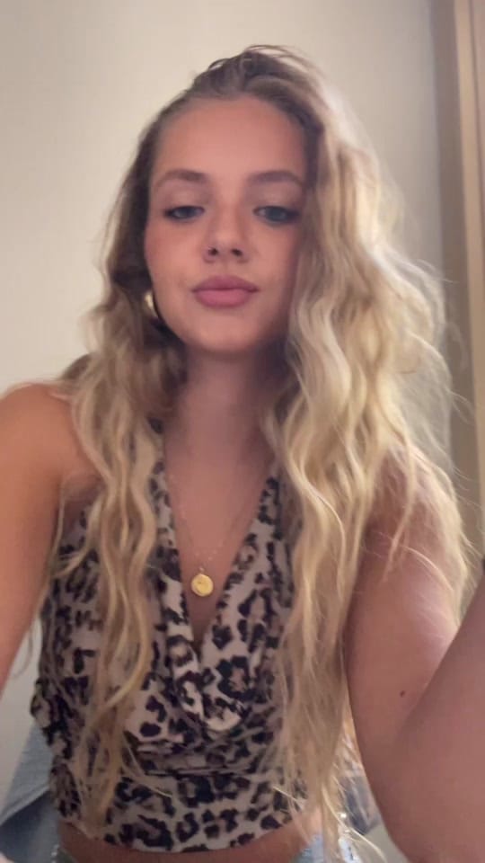 Post 3 by Laurita :) on TikTok (video)
