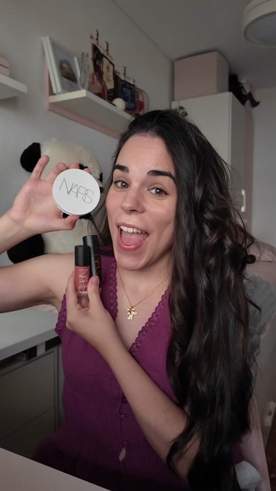 Post 2 by Lorena Day on TikTok (video)