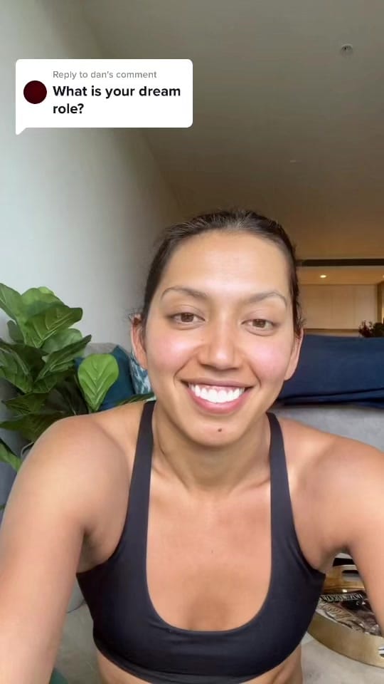 Post 8 by Chloé Zuel on TikTok (video)