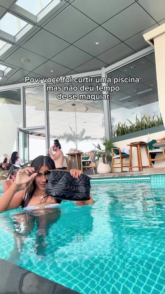 Post 8 by Vitoria Píres on TikTok (video)