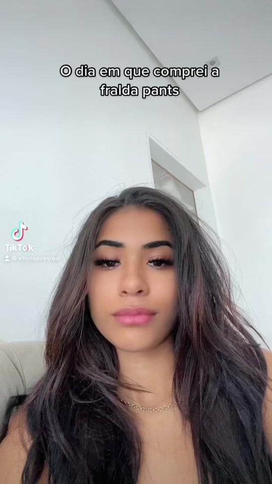 Post 10 by Vitoria Píres on TikTok (video)