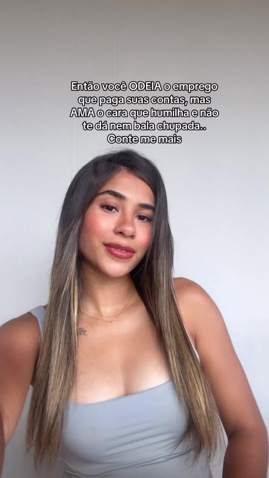 Post 7 by Vitoria Píres on TikTok (video)