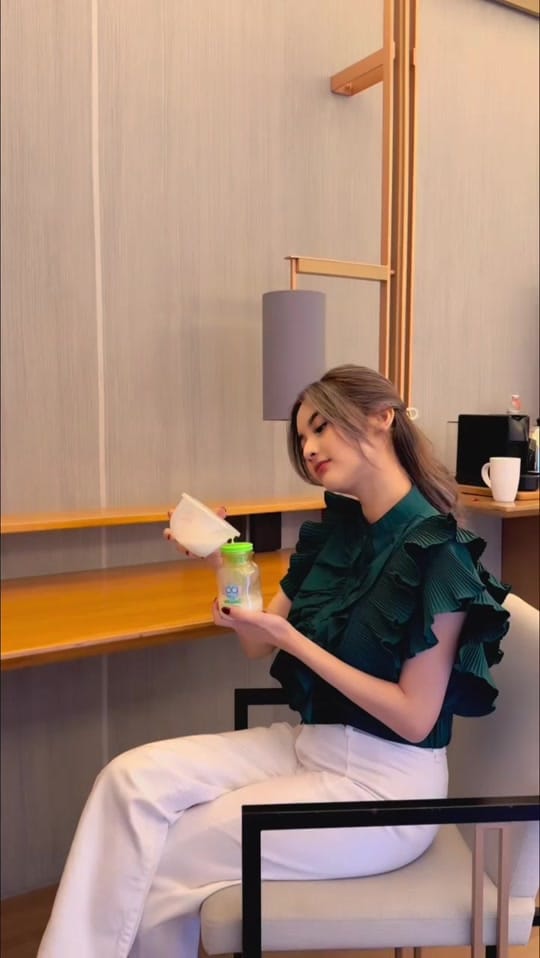 Post 2 by Dr. Brown’s Indonesia on TikTok (video)