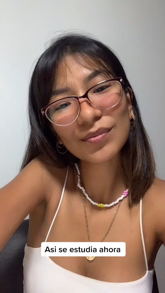 Post 10 by Adriana Zuñiga on TikTok (video)