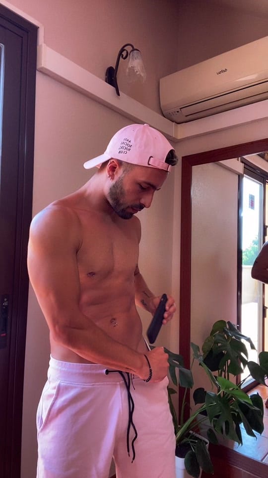 Post 6 by Kevin León on TikTok (video)