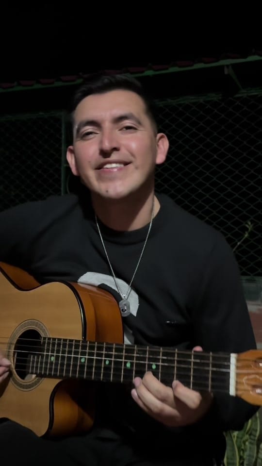 Post 9 by JotaVillaMusic (Oficial) on TikTok (video)