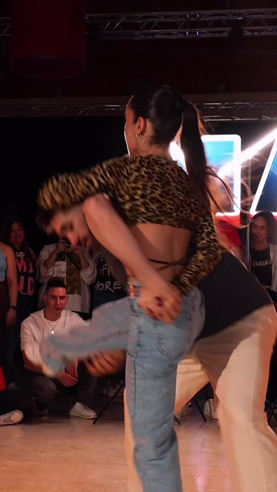 Post 9 by Anita y Varea Bachata on TikTok (video)