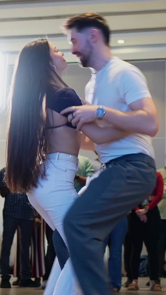 Post 7 by Anita y Varea Bachata on TikTok (video)