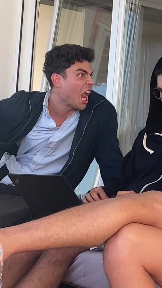 Post 8 by Albertomonturiol on TikTok (video)