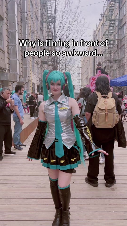 Post 3 by lovelinxox on TikTok (video)