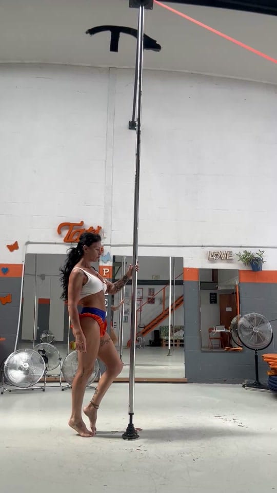 Post 2 by Tati_Love on TikTok (video)
