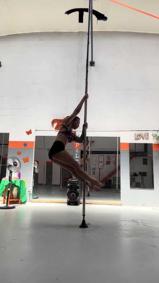 Post 3 by Tati_Love on TikTok (video)